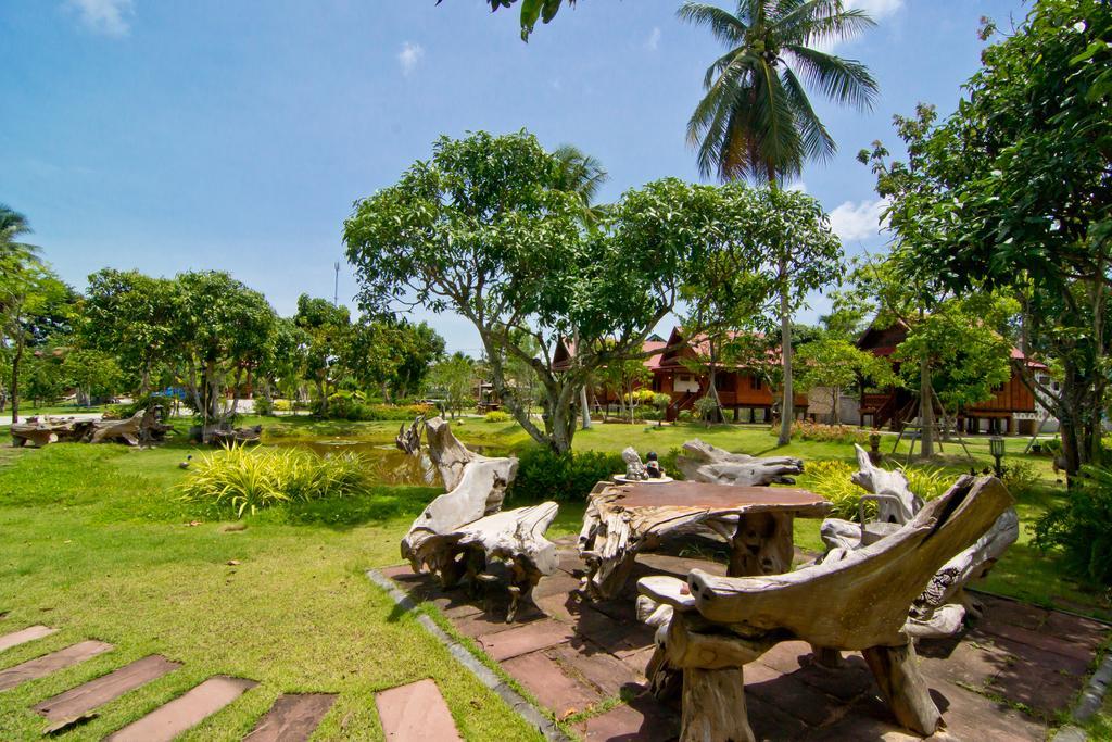 Bueng Bua Thong Resort Ban Huai Yai Buitenkant foto